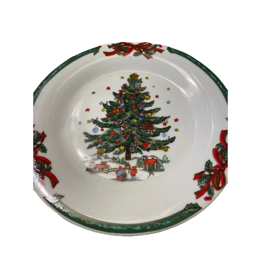 Set Of 4 CHRISTMAS IN THE PARK Salad Plates 7-1/2